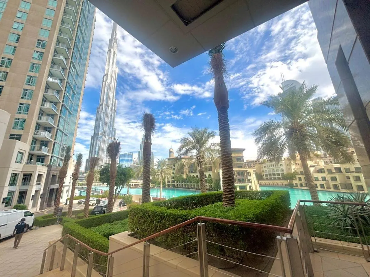 Splendid Apartments With Burj Khalifa And Fountain View Dubai