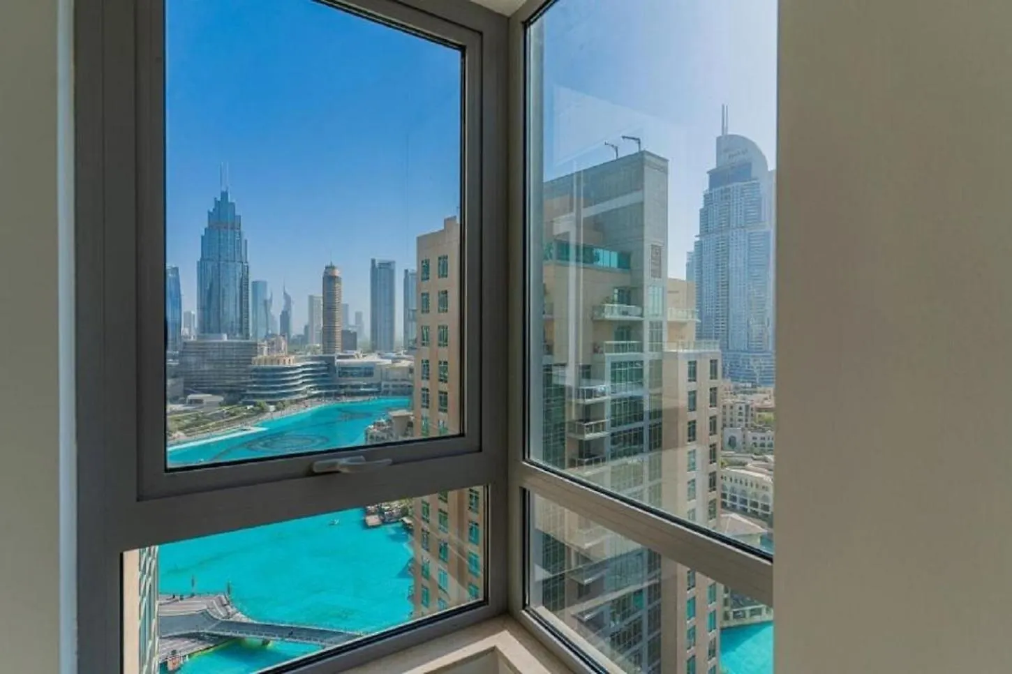 Splendid Apartments With Burj Khalifa And Fountain View Dubai United Arab Emirates