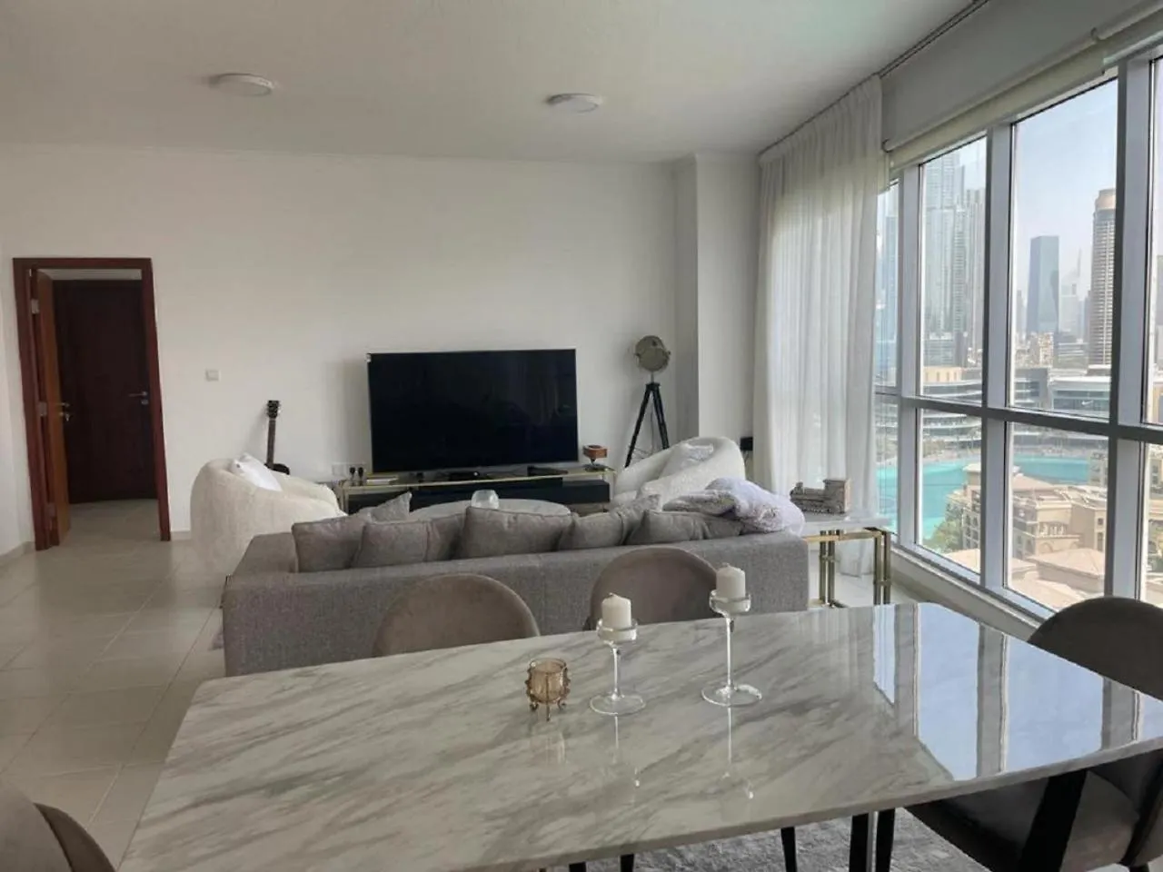 Splendid Apartments With Burj Khalifa And Fountain View Dubaj