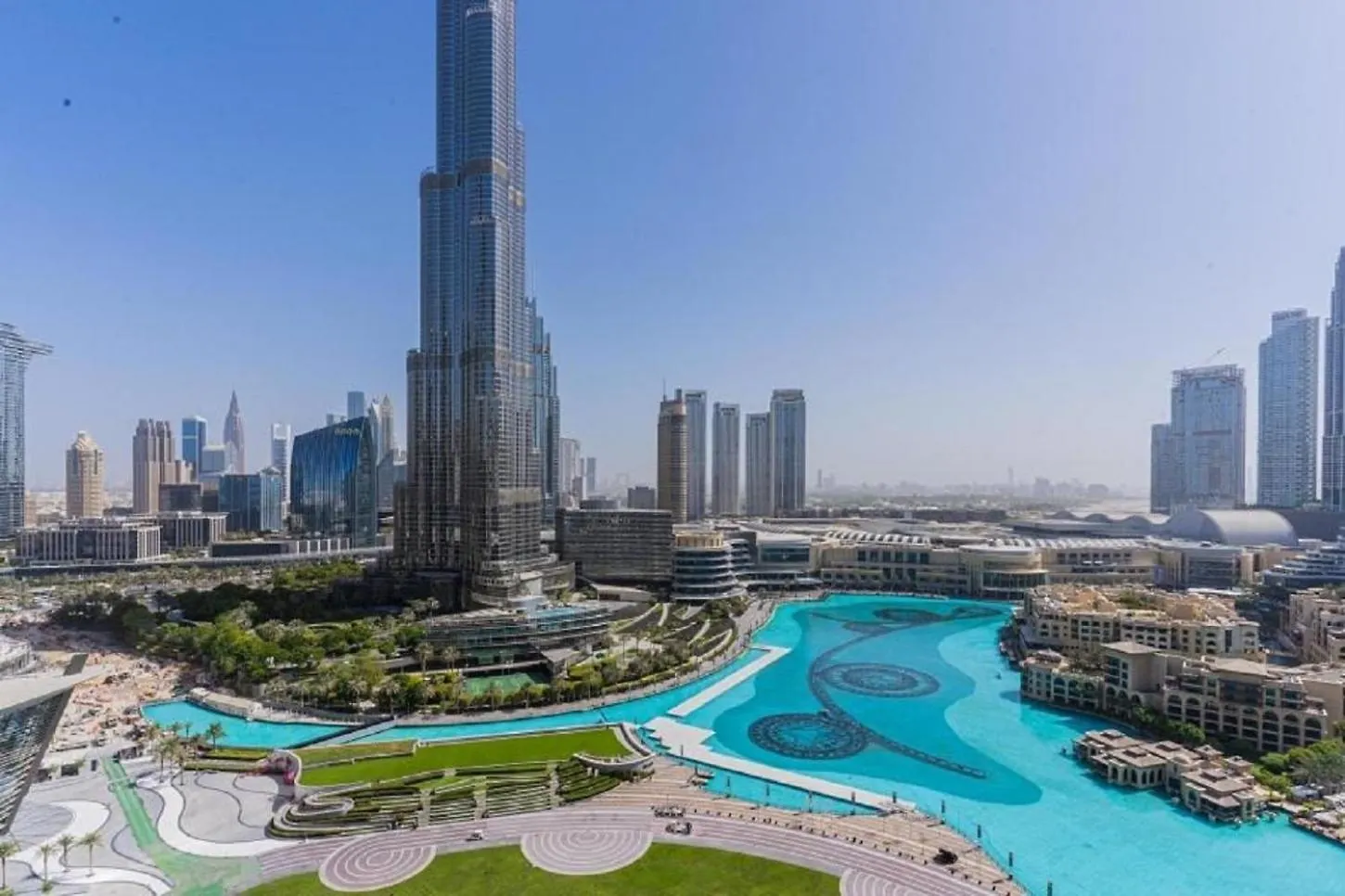Splendid Apartments With Burj Khalifa And Fountain View Dubaj